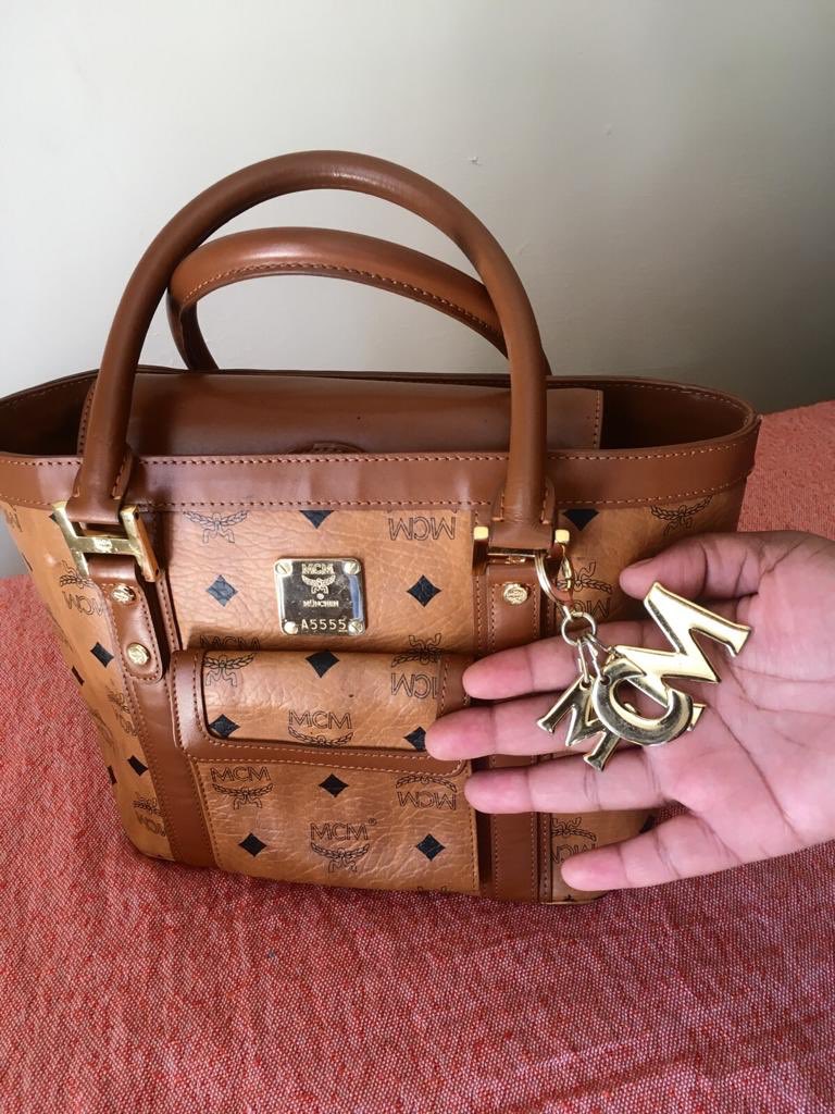 didi_daantjie's tweet image. MCM  Handbag👜 ❤️❤️❤️
Available for delivery 

To Place an order Dm , ☎️or whatsapps on 0659554874
#Prelovedbag
#happyEaster2019 
#MCM
#TheJudasInMyLife 
#Pretoria 
#westerncape 
#GirlsTalkZa #GirlTalkZA #bags