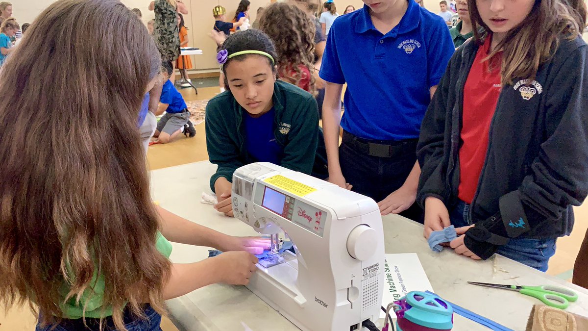 JoubertAndres's tweet photo. For 3 hrs, we had a gym full of energy, excitement, and passionate learning! Our #EarthDay design challenge, along with our young designers, models, MCs, audio, &amp; light techs were all a 10 out of 10! @ParkMaitland’s “Green” #FashionShow was a huge success! #ParkMaitlandGreen https://t.co/ViPcN3jaAH