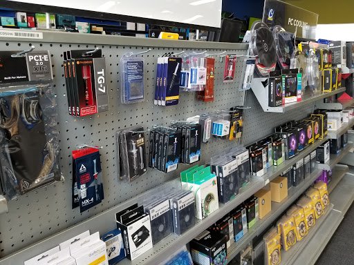 QCSMacon's tweet image. Our PC cooling section is on point.

#pccooling #thermalcompound #antec #thermaltake #coolermaster