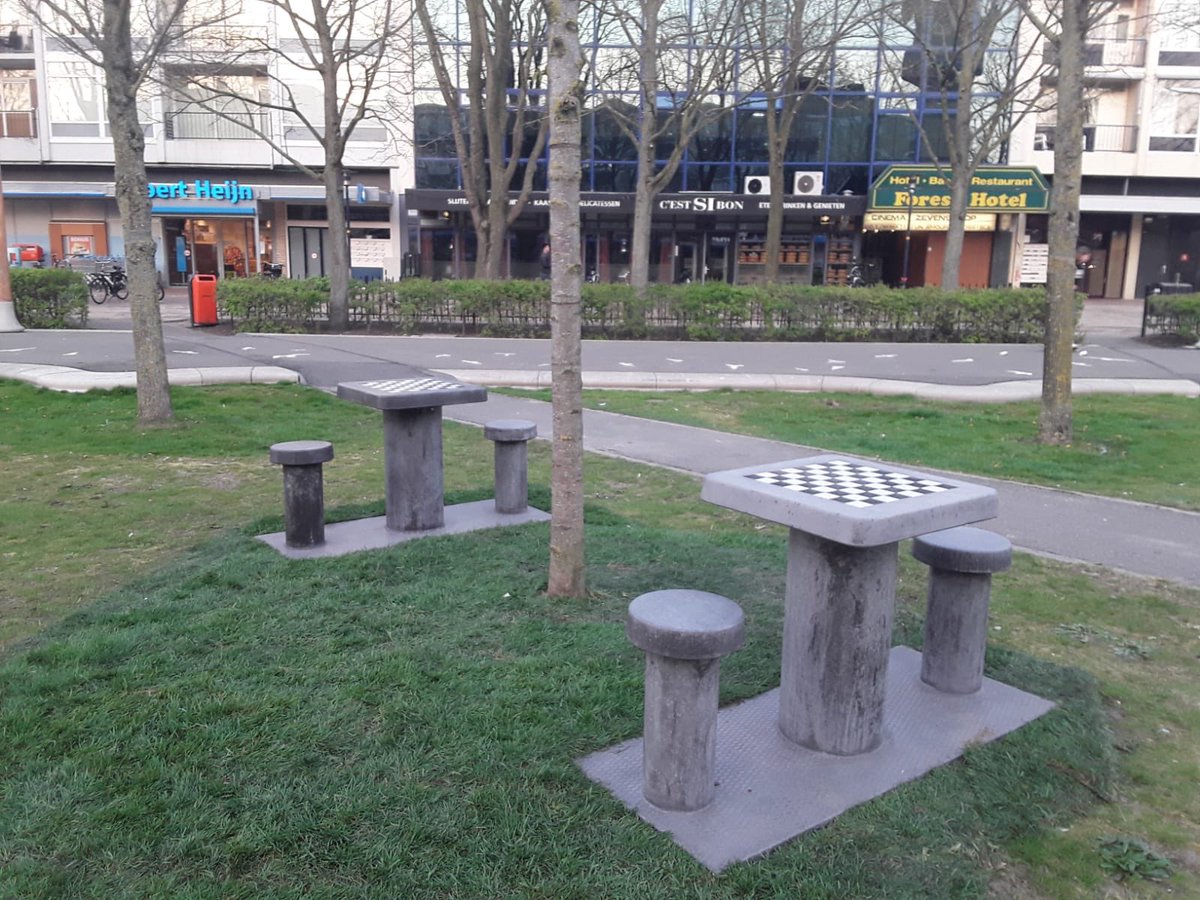jmedinamolina's tweet photo. Every city park should have its own chess tables. Let’s make it happen together. Contact your local representatives! #happykids #alzheimer 

*** Since early 2018 10 Dutch cities have placed chess tables in the open space ***  🙌

@GMJuditPolgar 
@SusanPolgar 
@FIDE_chess https://t.co/1sAGt8YlXz