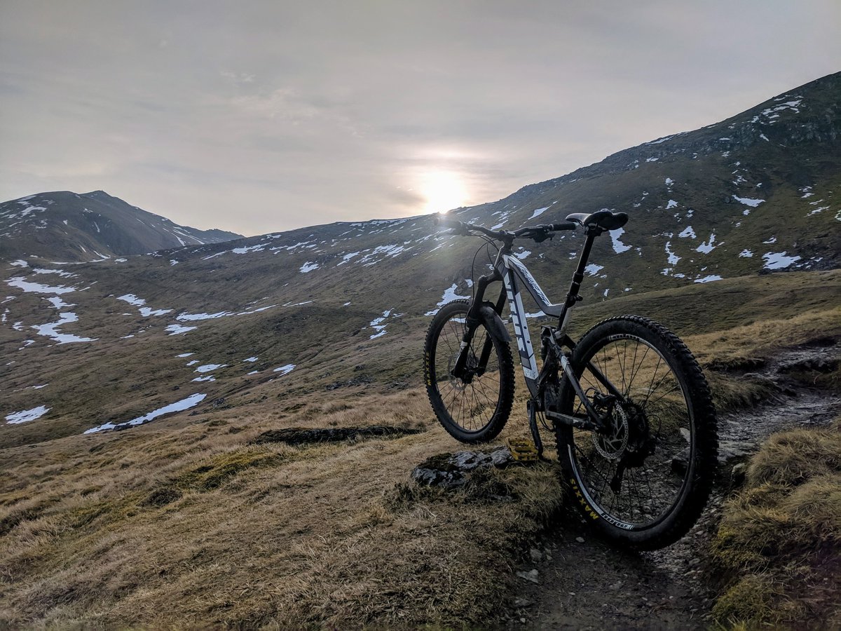 Sunrise over Ben Lawers #Scotland #mountains #MUNRO #UKMTBChat #mtb #mtbtalk #TotalMTB #GoodFriday
