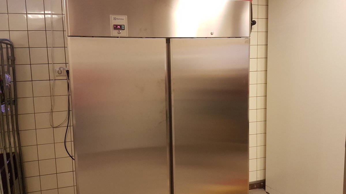 Extra capaciteit in vriezen nodig ? Dubbeldeurs vriezer geplaatst bij bakker timmer in de koog  <a href="/ElectroluxProNL/">Electrolux Professional Benelux</a>