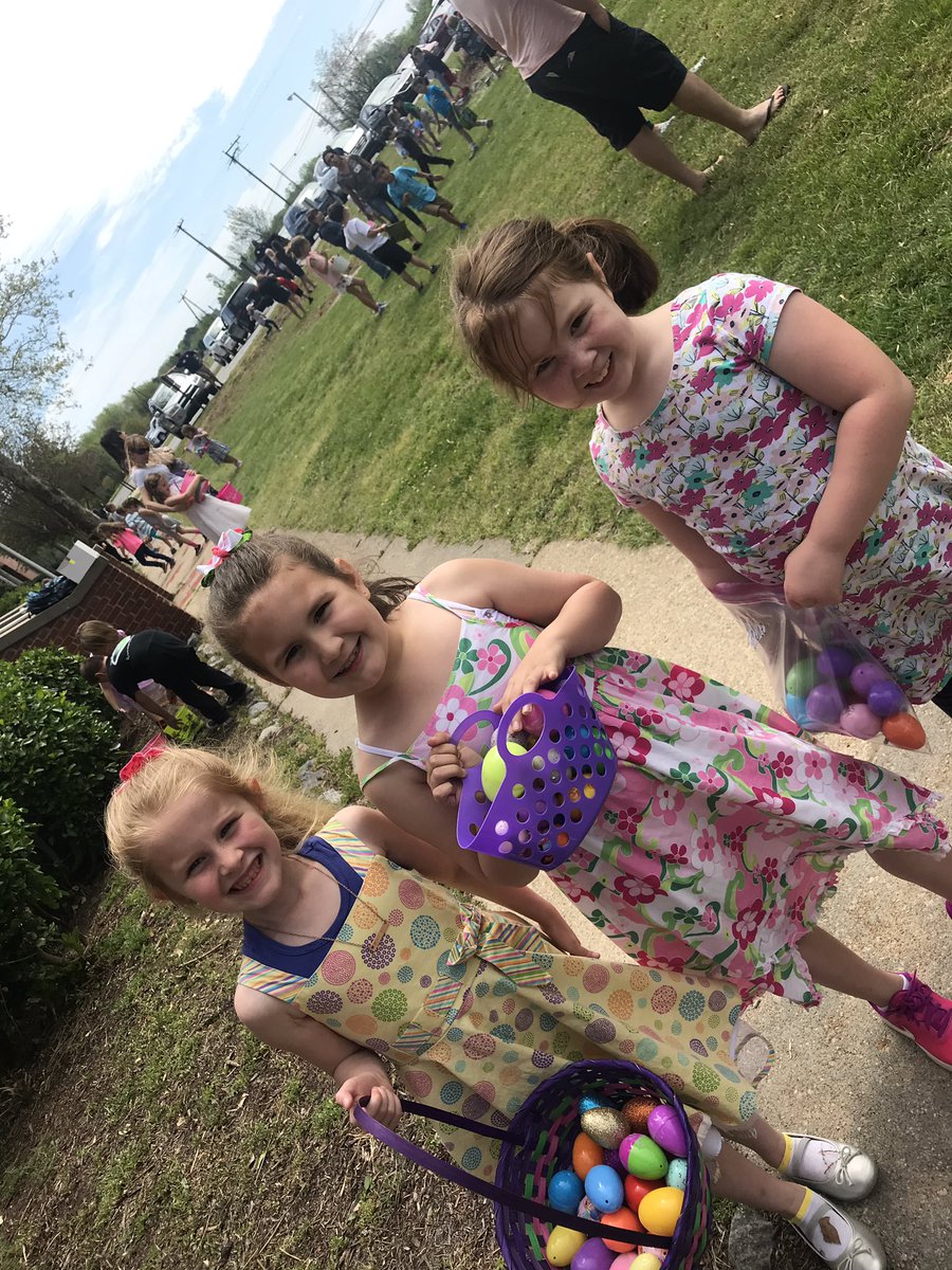 SWeishampel's tweet photo. First Graders have hopped into Spring Break with tons of #firstie memories and FUN! Ready to finish our year STRONG! 🌸🐰🌷 #CurrituckK12 #MoyockP #ThisIsFirstGrade https://t.co/1ZmblXcXOH