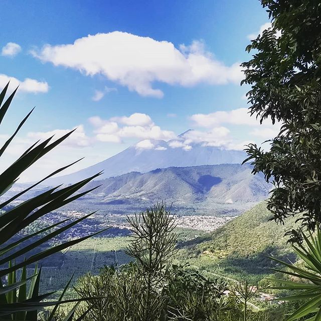 goodtriptours's tweet photo. Spring comes to all places but not everywhere does it come with such epic views #guatemala #earthlodge #ecolodge https://t.co/UHajYaMrQZ https://t.co/PhdNRDDRsL