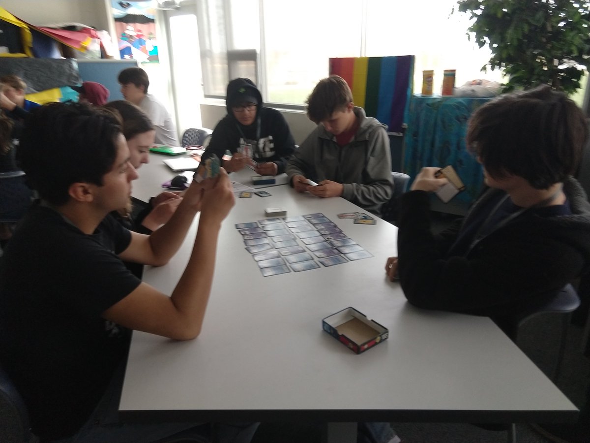 One of our fave projects: Students create a World War edition of the Chrononauts card game (it's a game that involves changing the timeline of history so it challenges students to consider cause and effect relationships and alternative histories). Thank you <a href="/LooneyLabs/">Looney Labs</a> #pblchat