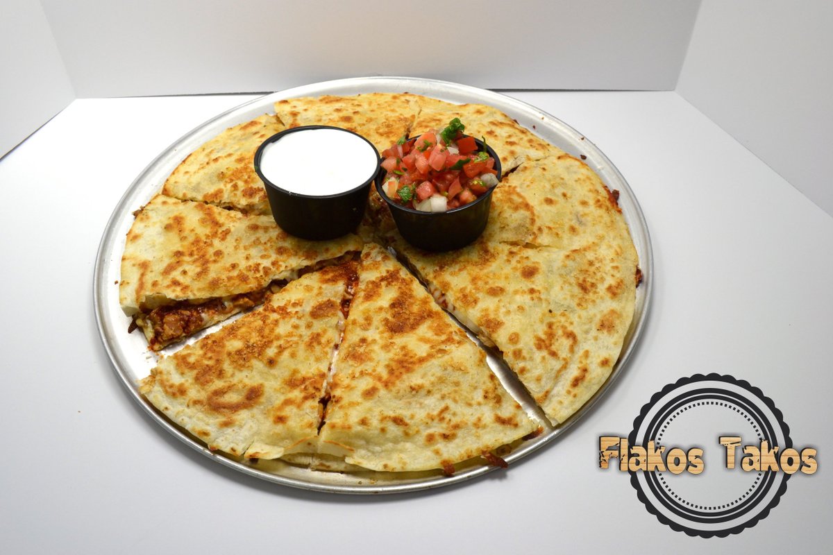 StocktonEDD's tweet photo. Flakos Takos opened its newest location in #downtownstockton offering their signature quesapizza and mariachi taco. Read more in our April Small Business Monthly Update: https://t.co/WNBRN5yzOD

#stockton #stocktonca #supportlocal209 https://t.co/AEp1zT5nxJ