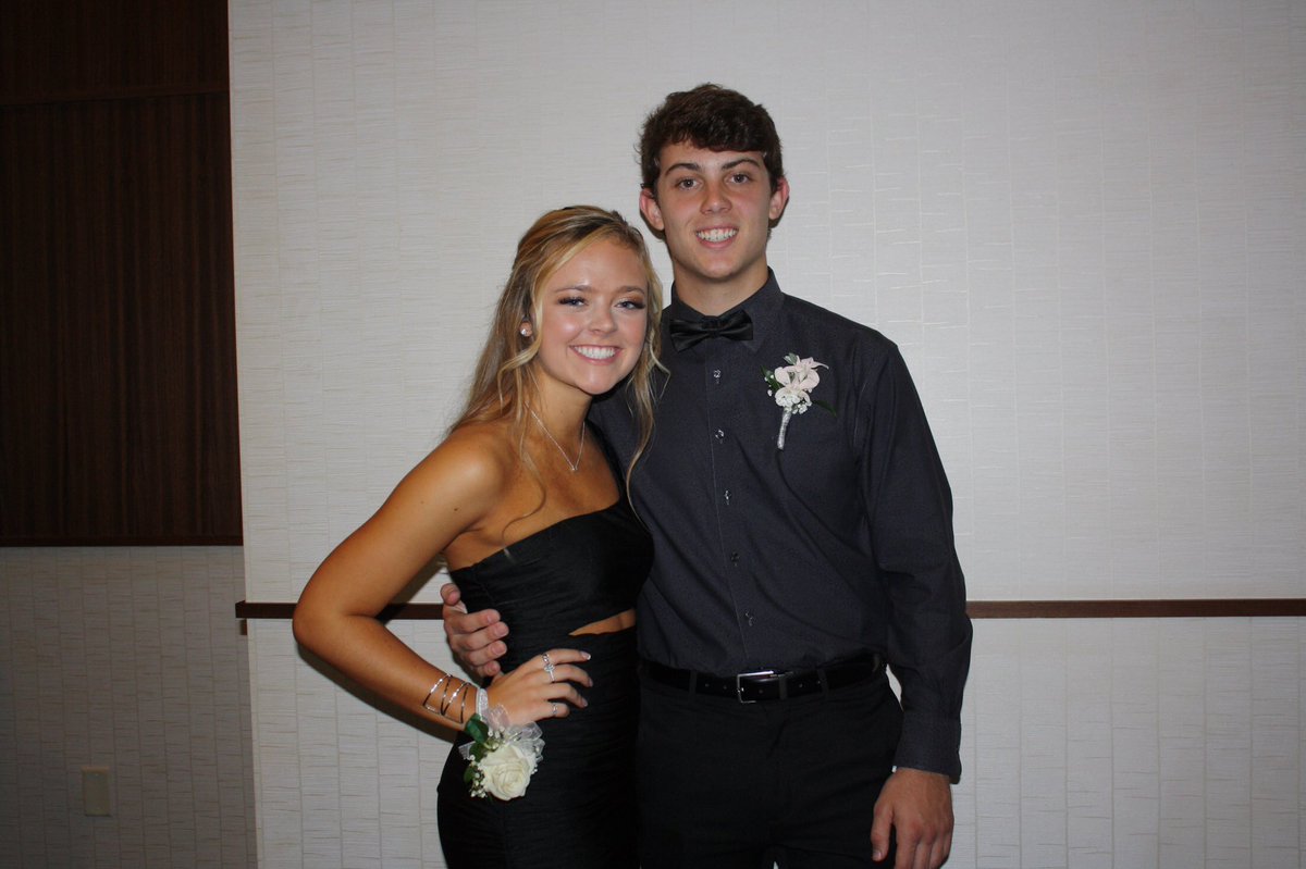 lauren vondracek tweet media