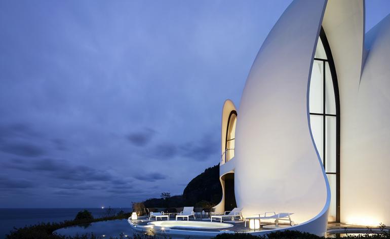 Bringouthebest's tweet photo. Where to this weekend? How about a Healing Stay @ Kosmos — Ulleungdo Island, South Korea
I love the resort’s high-ceiling rooms – sparely furnished with blue-grey stone floors and the white palette – It feels like the interior of a giant seashell! 
#FridayGetAway https://t.co/XxtbdxM1oR