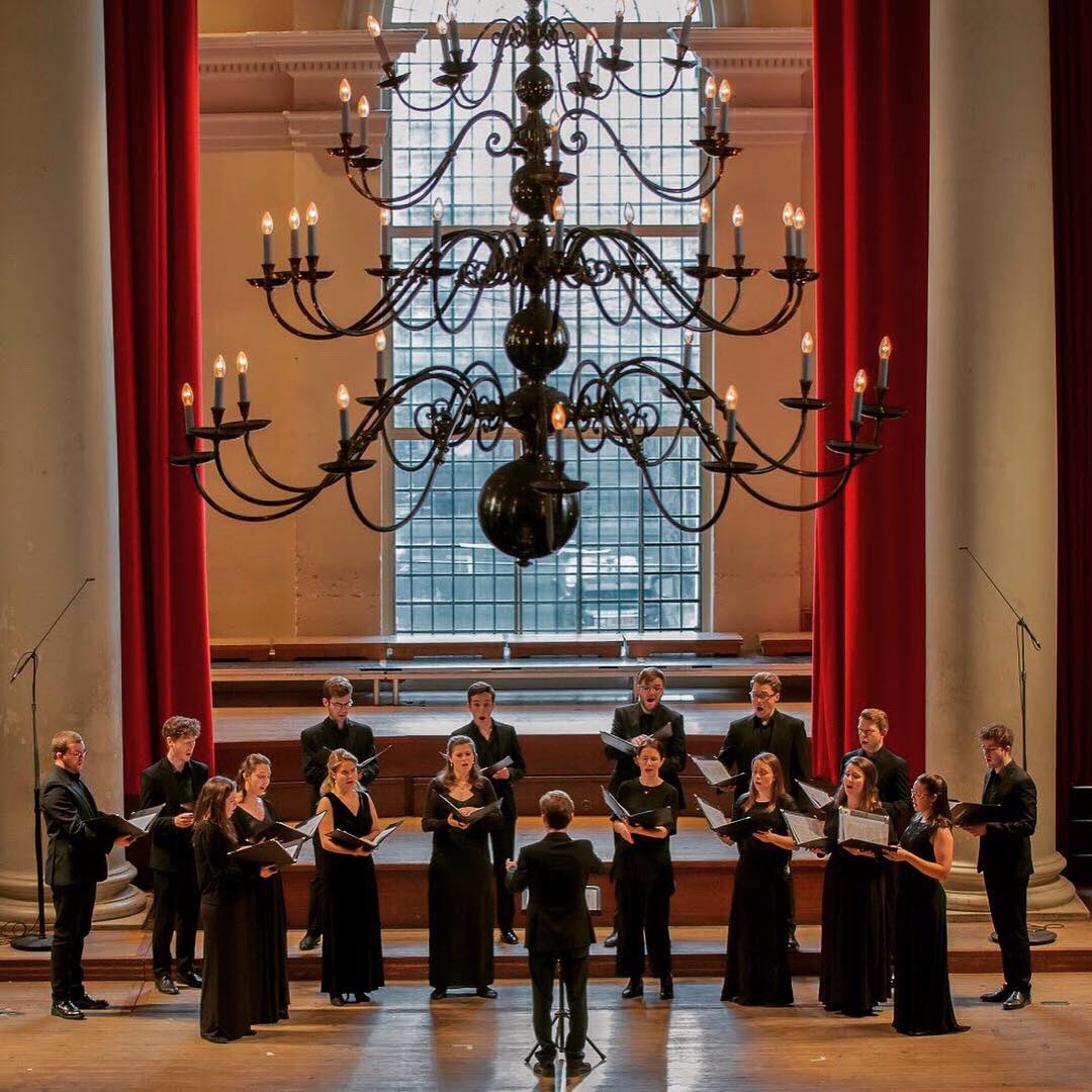 SansaraChoir's tweet photo. It was great to be back @StJohnsSmithSq last night for our performance at #SJSSHolyWeek - here’s another pic of us in action (c) @amyryanmedia https://t.co/Mt5lujSvZI