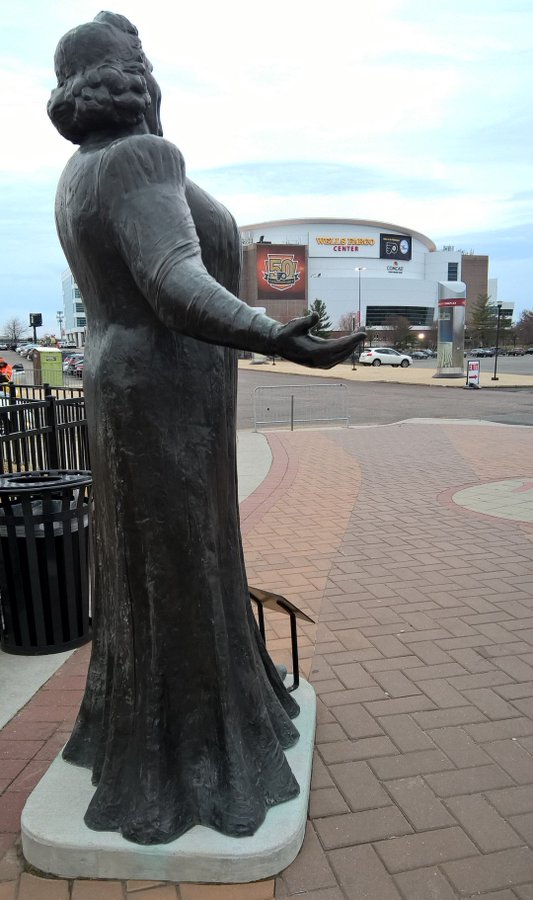 View image on Twitter