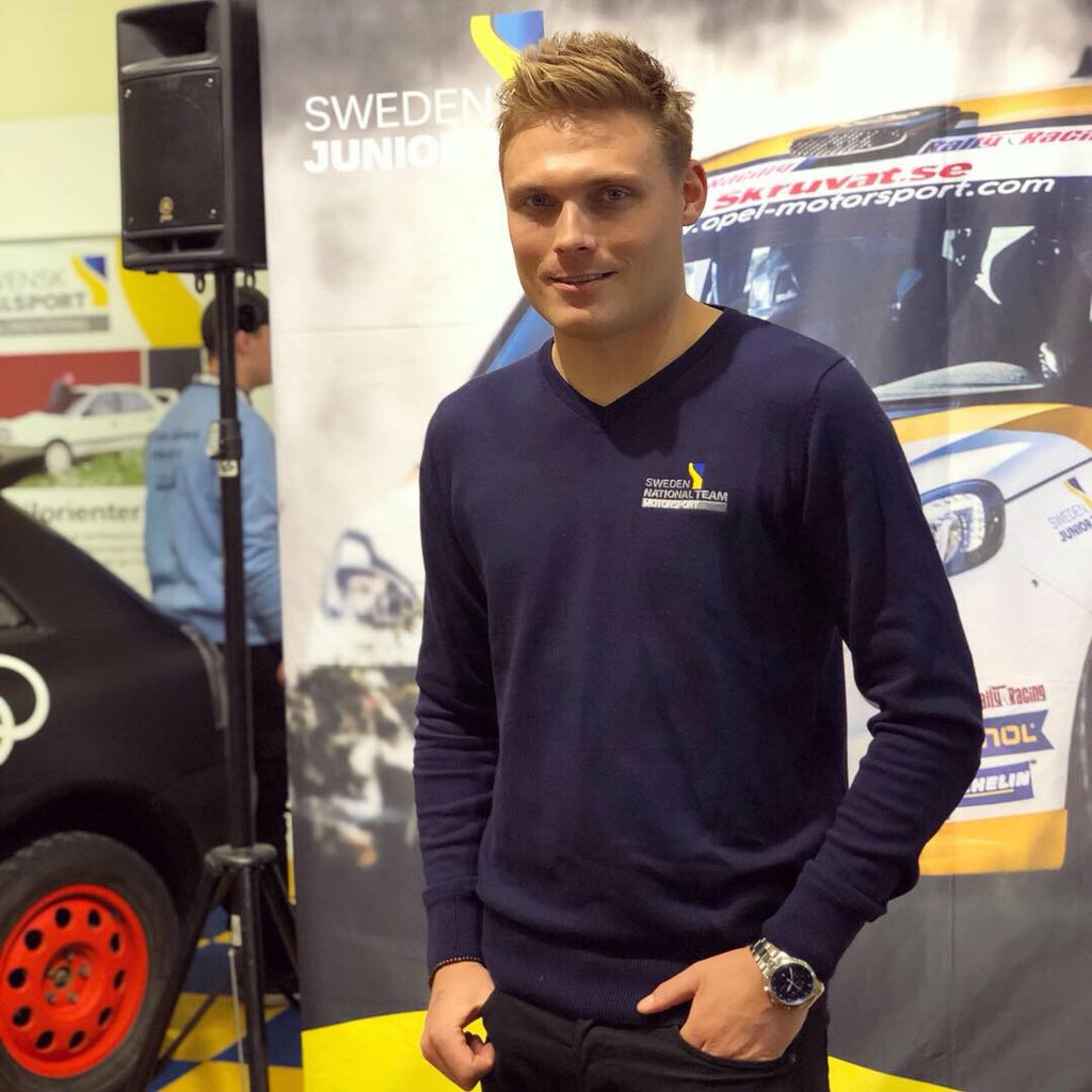 PontusTidemand's tweet photo. #Elmia2019 with #SBF and the Swedish National Team today! 💥 Great to see so many motorsport enthusiasts and meet so many rally fans 🙌🏼🚗 Perfect way to kick off the weekend - Happy Easter!! 🐣 https://t.co/78ojISHBKt