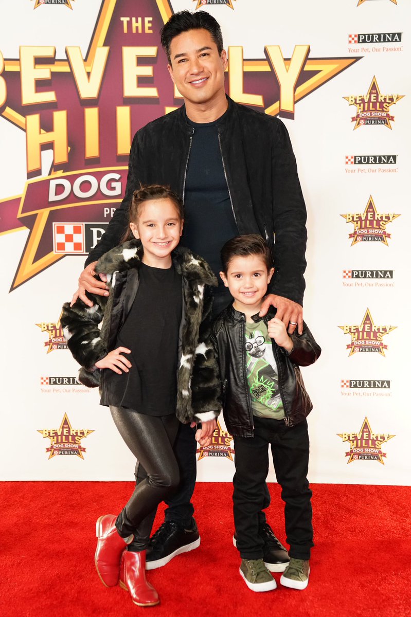 mariolopezviva's tweet photo. Good times at @BevHillsDogShow pres by @Purina!
Check it out Sunday, April 21, at 1 PM ET on @NBC
#BHDogShow #LopezFamBam #NonSportingGroup #TeamFrenchie https://t.co/8npCWzbZ17