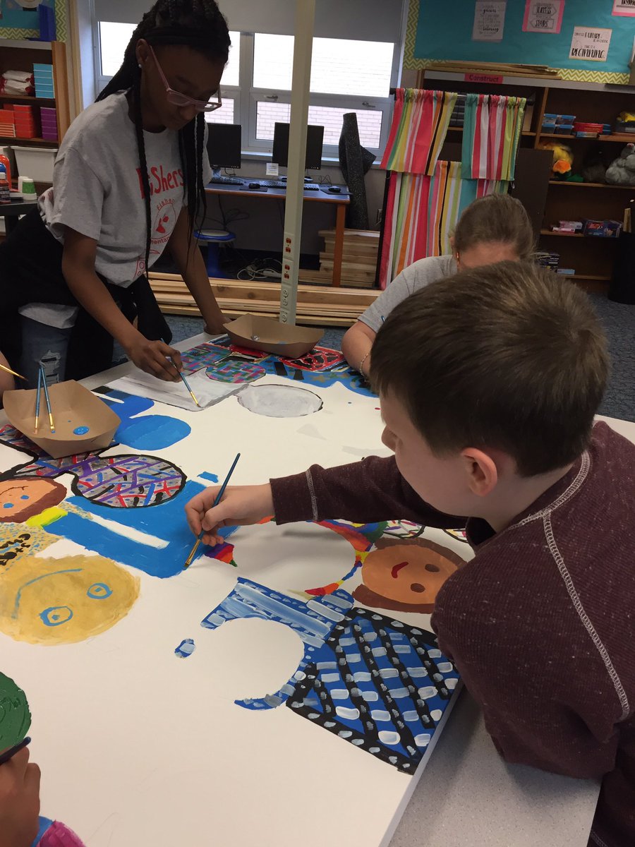o_cristie72's tweet photo. Painting continues on the mural! @KatyLeeEd @hsefoundation @MissVanAntwerp @FEShseIN https://t.co/QNLRY7C5HX