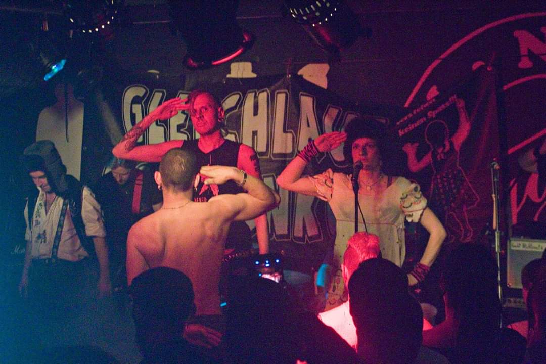 Die Bilder von Gleichlaufschwankung,Tomas Tulpe und F.B.I sind auf meiner Facebook-Seite online.
#punk #concert