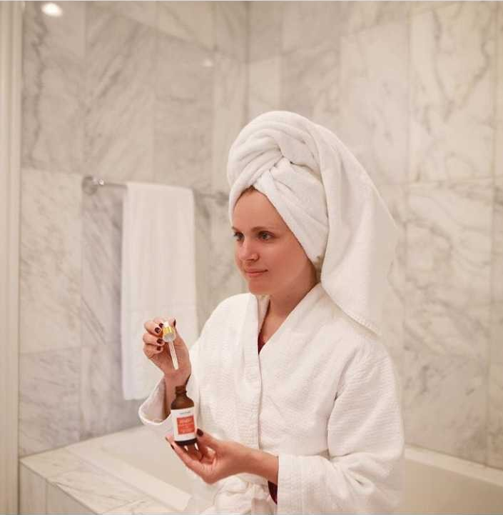 #Repost @shinylittlepearl looking absolutely radiant using our Vitamin C Serum. If you're looking to reduce the appearance of wrinkles and to prevent collagen loss give this a try and let us know us know your thoughts!