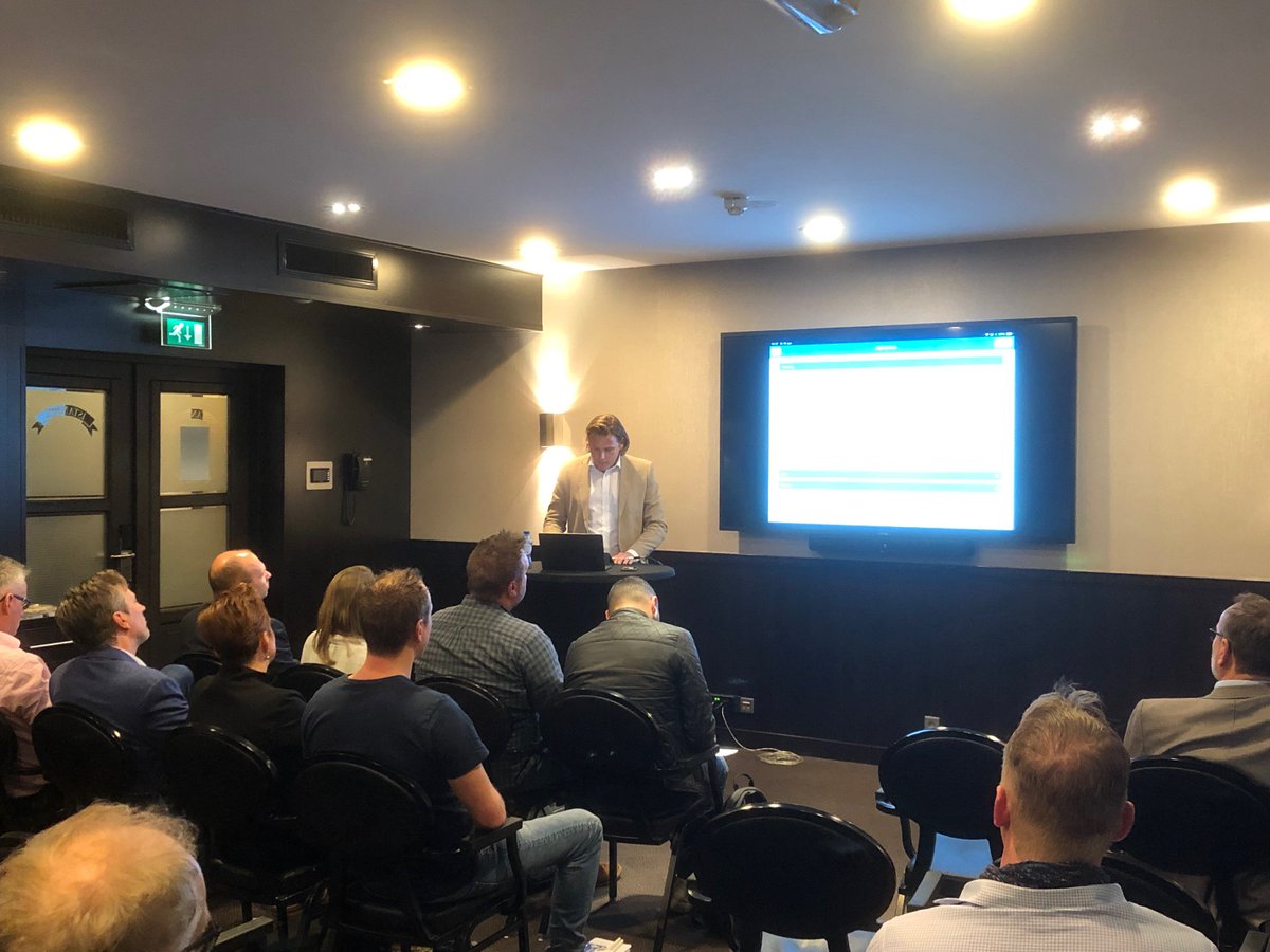 CasixNL's tweet photo. Afgelopen week een leuke en inspirerende dag op de @CorporatieGids LIVE kennisdag! Met Martijn van Diepen (DWVB) heeft Edgar Duijff van #casix een presentatie gegeven over de praktische toepassing van het kwaliteitsbeleid van woningcorporaties tijdens woningopnames. https://t.co/ombJFDDplX