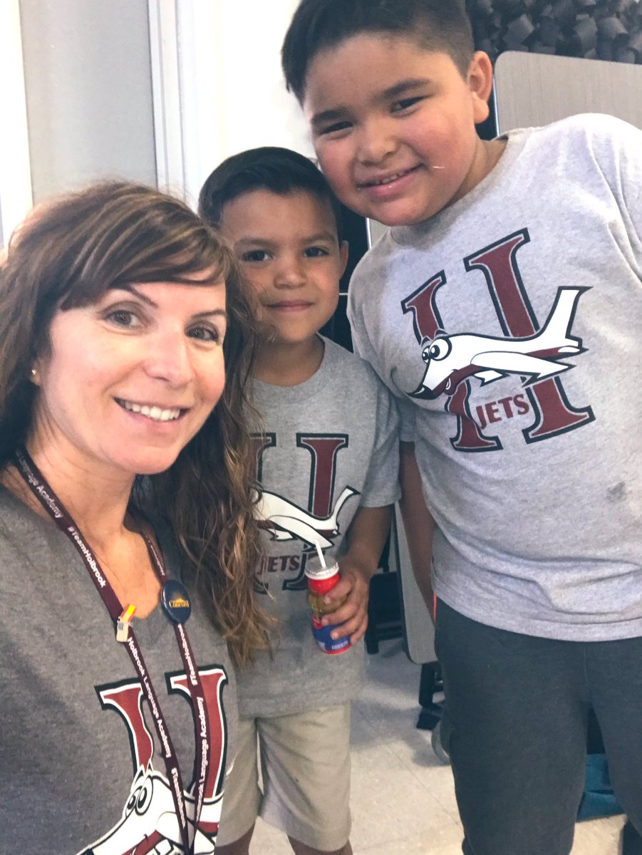 HolbrookMDUSD's tweet photo. #HolbrookPride #HOLAJets #spiritwear https://t.co/5TTj6iSVca