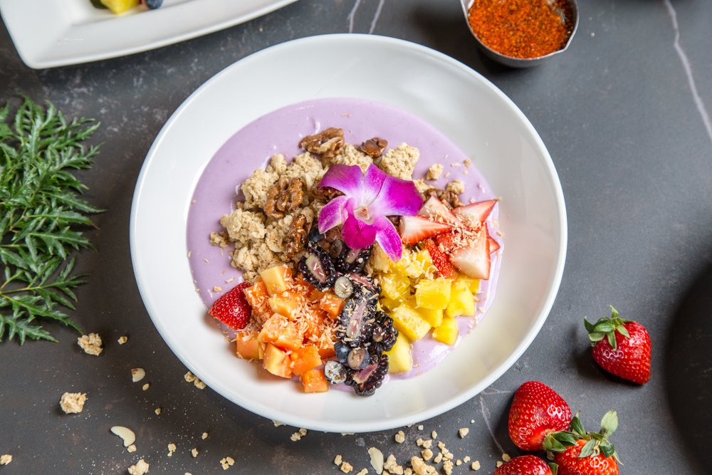 Sunda's tweet photo. “With the success of #brunch on Sunday, @Sunda now offers their delectable #brunch menu on Saturday as well. Featured menu items include #Tempura #FrenchToast, #Ube #Waffles w/ #Karaage #FriedChicken, and their #SumoMary (32 oz #BloodyMary..” via @Do615 - https://t.co/xGq6HzuNDQ https://t.co/9XZEgzTeef