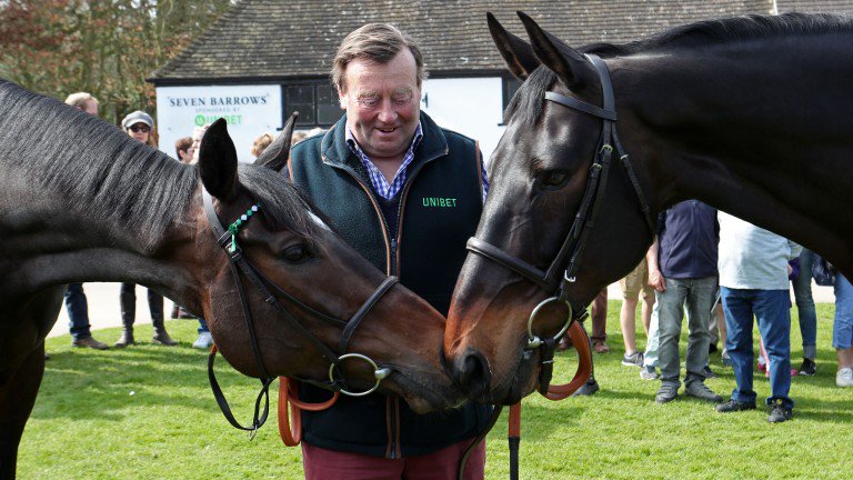 Altior, Sprinter Sacre and Pimm's aplenty - the Lambourn Open Day had it all > bit.ly/2UsUWnV