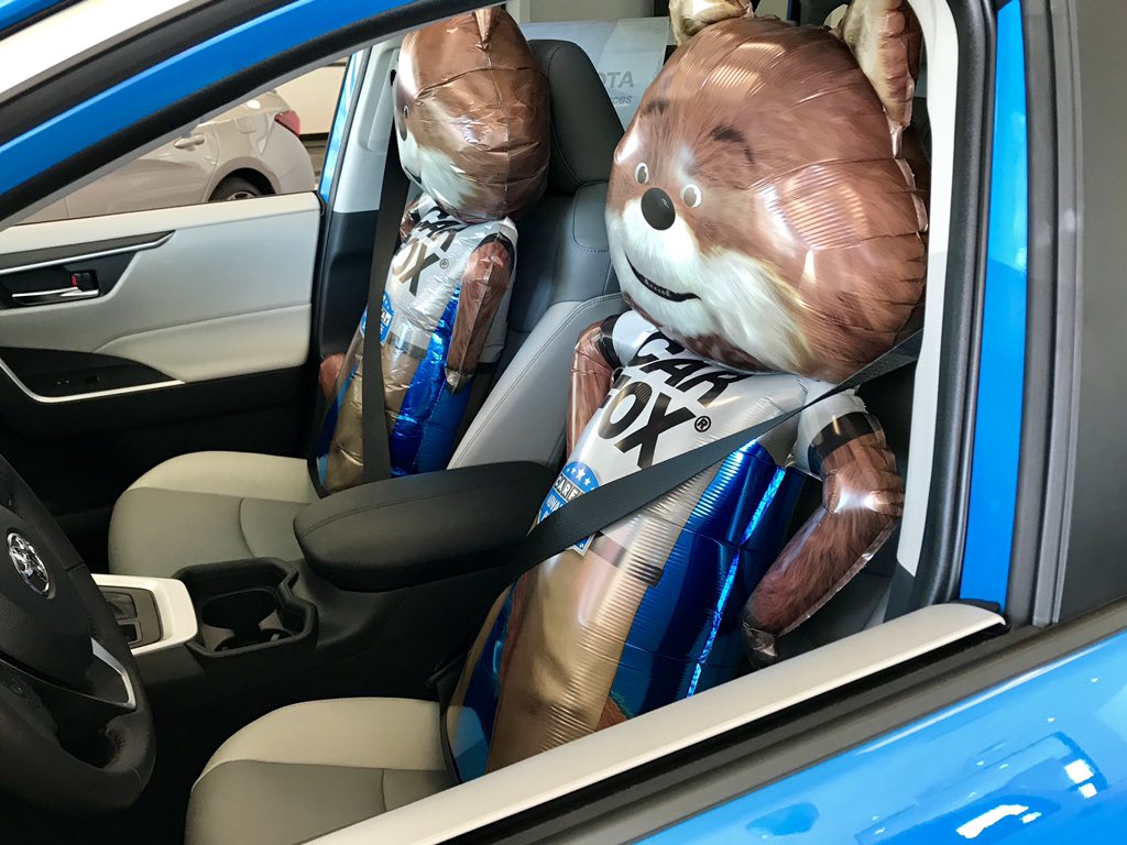janzentoyota's tweet photo. The all new 2019 Toyota RAV4 XLE Premium is Fox Family approved!! Come check out all of the great new RAV4’s that we have in stock today! #zthedifference #janzenfamily #foxfamily https://t.co/wezBVaqif9