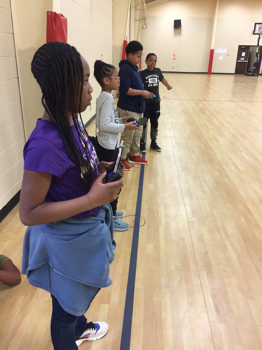 FergusonSTEM's tweet photo. #rtan brought out their drones to share with our students about future opportunities #thefutureistheirs #stemeducation #exposure https://t.co/OxwGDgCZdE