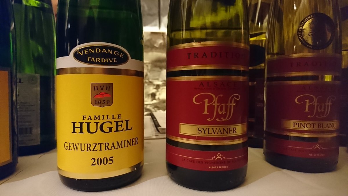 GabyGuedezH's tweet photo. Alsace bottles to try, travel tips and what to expect at this year's upcoming Big Alsace Tasting 🇫🇷🍷🏰 | Passion for Alsace – A talk with @frankstero about #AlsaceWineWeek 2019 👉 https://t.co/vlK1dPyNN5 #TMLG https://t.co/vP8lGDsSLW