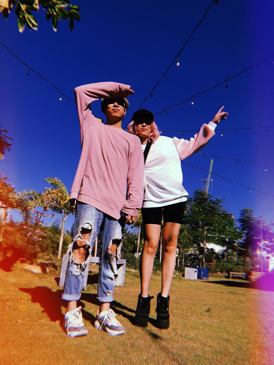 givedolanatish's tweet photo. Some #snapsfromtoday ✨ We snuck out of work to get coffee 4 blocks away lol https://t.co/pFU5SMIvR2