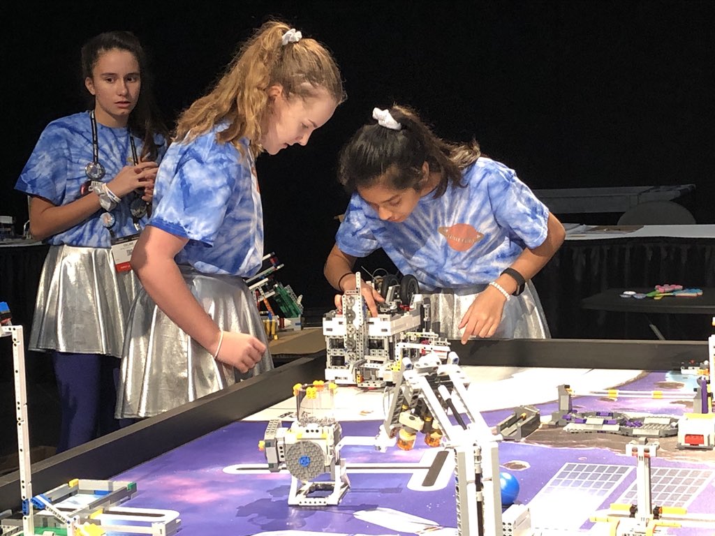 LEGO_Education's tweet image. It’s the final day of the @firstlegoleague #INTOORBIT competition! We are so inspired by the collaboration between all the teams! #FIRSTinspires #LEGOconfidence