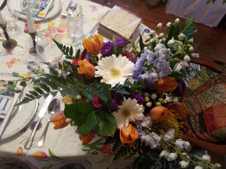 #Passover #Pesach Miriam's Cup and beautiful flowers thanks to Jeanette @flowerboysindy