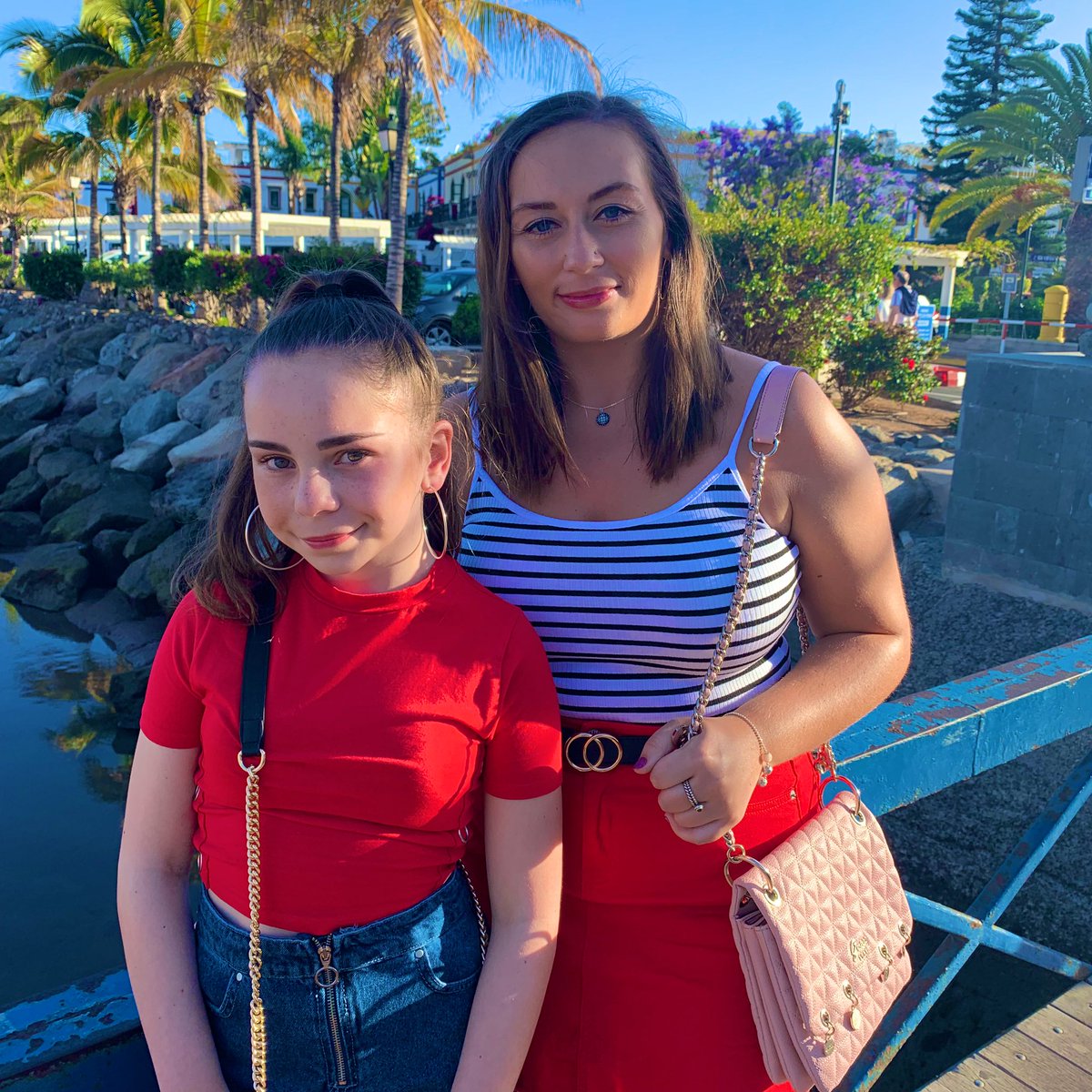 Our last night. Fab place! 🏝☀️ #EasterHoliday #GranCanaria ...and my not so little sister! <a href="/GailBriers1/">Gail Briers</a> 👭