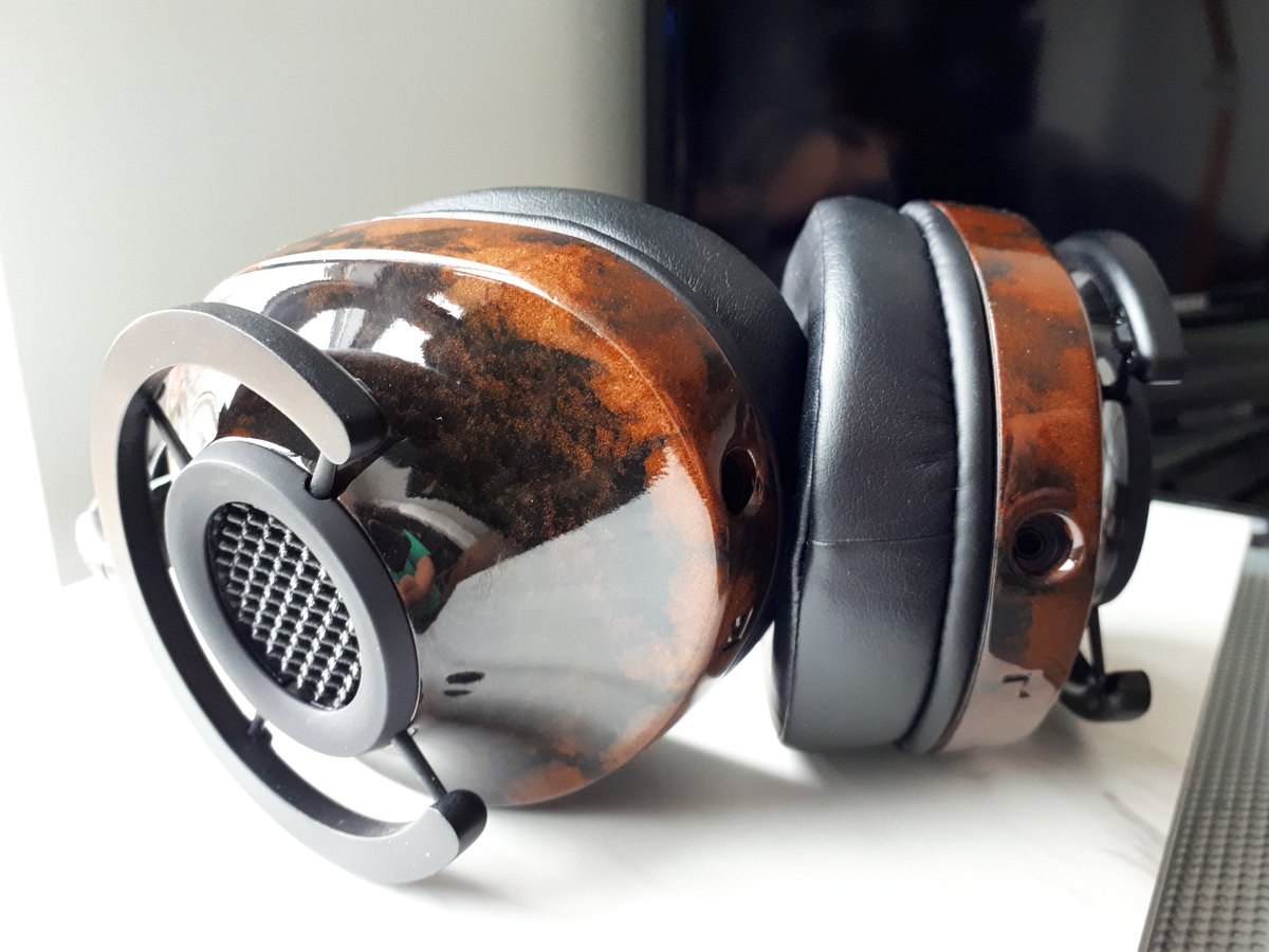 suziegonnerdy's tweet photo. What's your favourite pair of #headphones? Any price range and sound signature. I might be on the market soon and I'm dreaming! π€€π§
#Audiophile #hifiheadphones #audiogeek #headfi #hifiaudio @audioquest #AQNightHawk https://t.co/GBKwnOdv0D