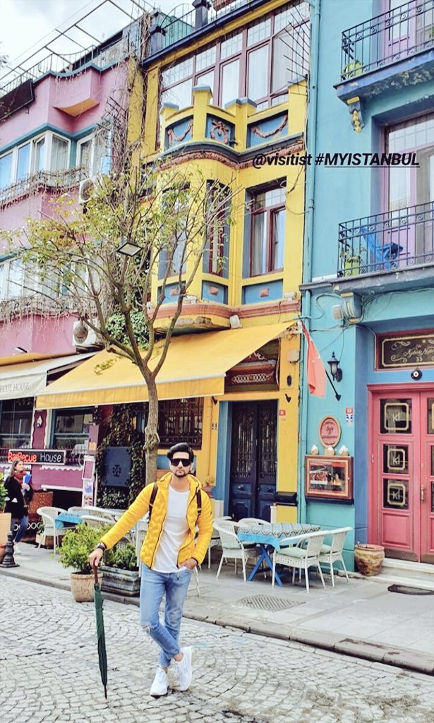 Shakti_Zone's tweet photo. Beautiful in Yellow Always ..!!! ☺
@shaktiarora 
#ShaktiArora #SA
#ShaktiAroraOfficialApp #Inflowsummits #İstanbul https://t.co/PgiEmX8AYc
