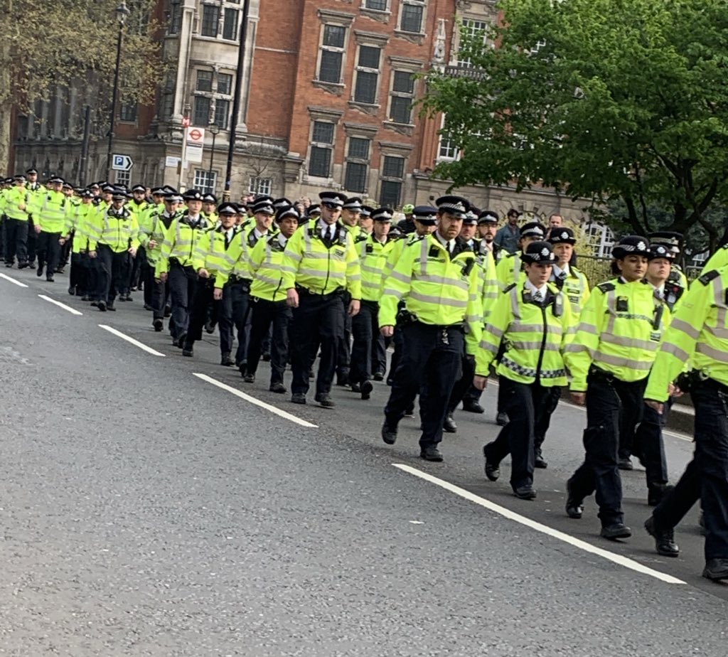 Raymond_NL's tweet photo. London Bridge is falling down... literally!!! Climate change protesters are everywhere causing chaos in the city. Relatively peaceful so far but more on the way! #londonprotest https://t.co/erikeLMhfg