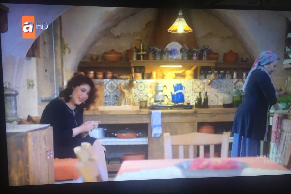 Arkamdan beste yapacağına yüzüme konuş da düet yapalım he Handan ? <a href="/pHandanSadoglu/">Handan Şadoğlu</a>  #gidemezsin