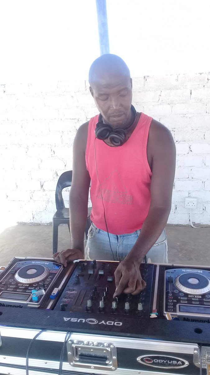 MBEMI_ENT's tweet photo. #Djsmane the superstar #whynot https://t.co/pDW38mk2gR