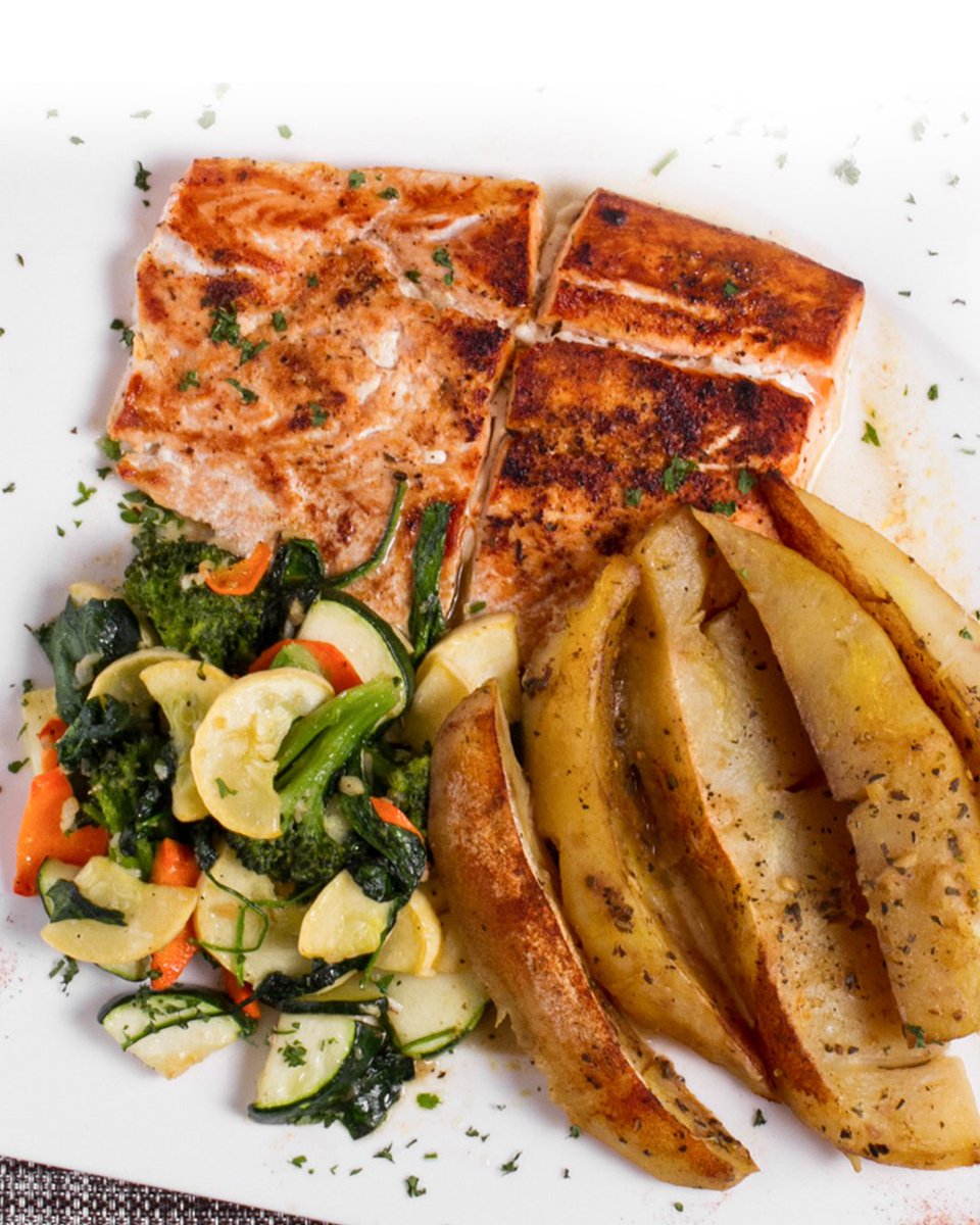 mtchousegrill's tweet photo. Nothing like a buttery salmon fillet 😋 except maybe if you tried it with our Greek Fries 😏 https://t.co/OVHfNy1vlq