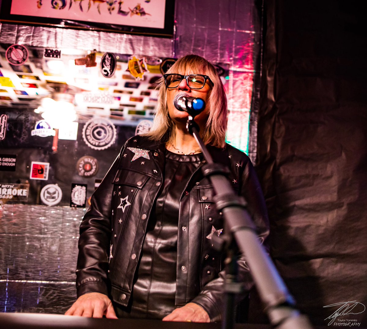 TaylorTommila's tweet photo. The Keyboardist from @bandmindpalace 
Model: @cameronelizabethcollins
#keyboardist #keyboardists #livekeyboardist #casiokeyboard #bandphotographer #keyboardistphotography #livebandphotography #pnwband #pnwphotographer #pnwonderland #concertphotography #instagoodshot #amazing_shot https://t.co/lZ1dwUWRqT