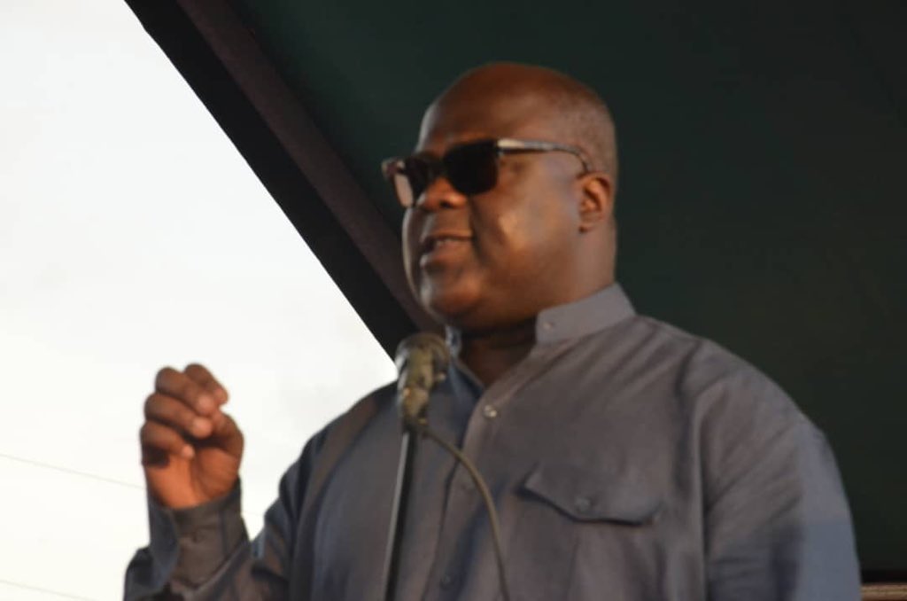 ABDOUSALAMMBUM2's tweet photo. Le président de la république a lancé ce vendredi à #boma le travaux de réhabilitation "asphaltage " du tronçon boma-moanda 110km. https://t.co/2GdondZRv5