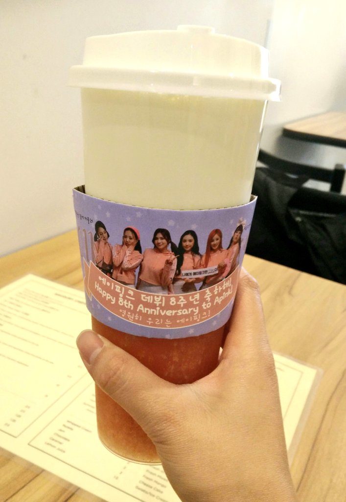 leemarie0813's tweet photo. Came here twice and both times I'm the only one here for Apink event 😆
Thank you @tfohayoung and @cosmos_419 for organizing this for Toronto pandas! 🐼✨✨
#8YearsWithApink
#Apink_8th_Anniversary
#빛나는_여섯별_빛나는_8주년 #에이핑크_8주년_축하해요 https://t.co/pqhja1oX9L
