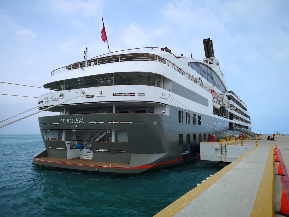 JULIANZACARIASC's tweet photo. Ayer fue un día histórico para el turismo de cruceros en Progreso, ya que tuvimos el primer arribo con pernocta del crucero de lujo de la marca francesa Ponant, el Le Boreal, abriendo las puertas a un nuevo mercado con nuevas oportunidades para el Puerto. https://t.co/Phqt6IaKix