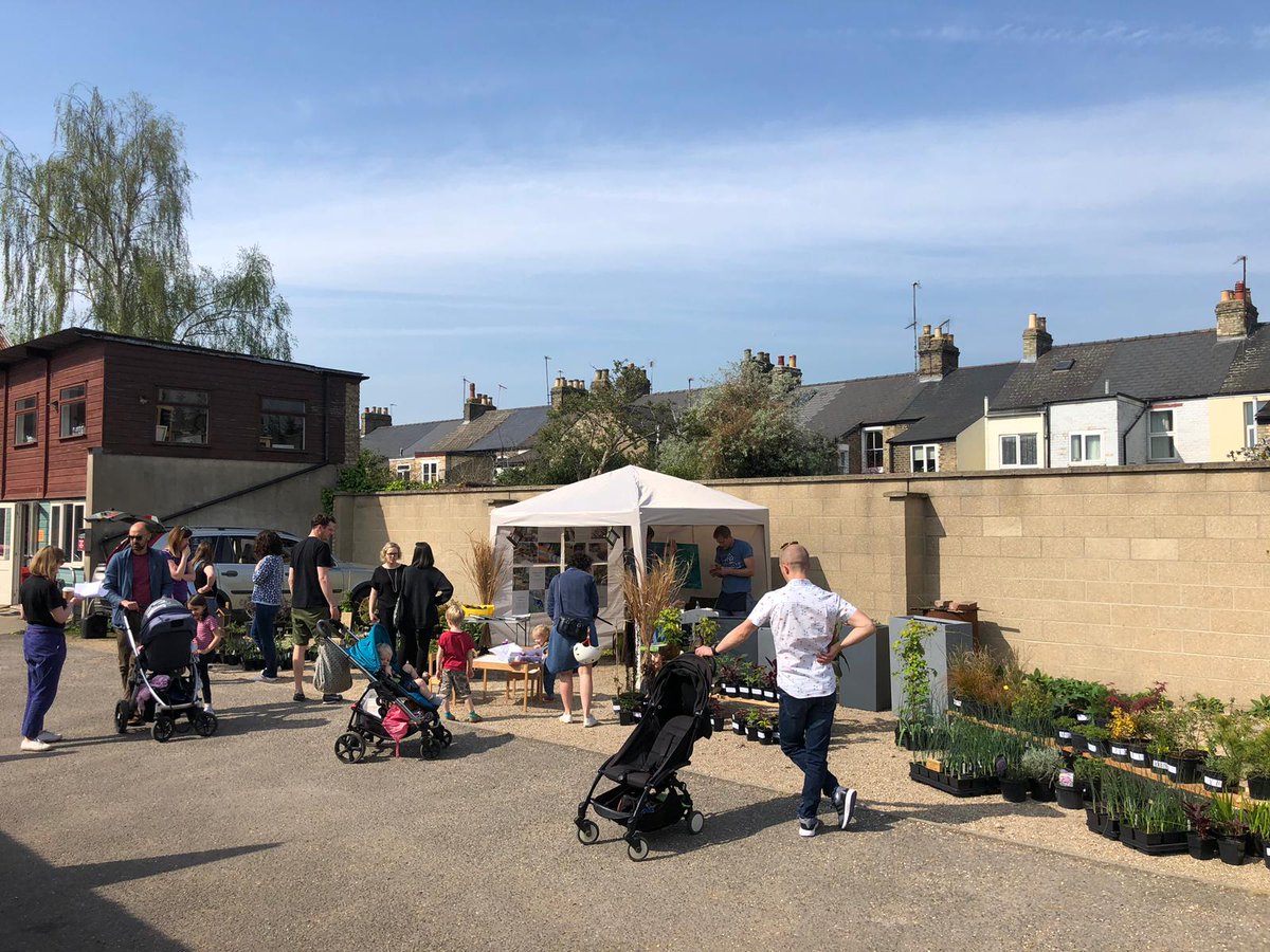 Thanks to everyone who came along today to Botanical Days at Hope St Yard, it was great fun! Last day tomorrow, come down early as stock is limited! Coffee (really good coffee!), art, houseplants, organic cosmetics, and much more. Plus stuff for the kids! @camhomeshow @lauraahaha