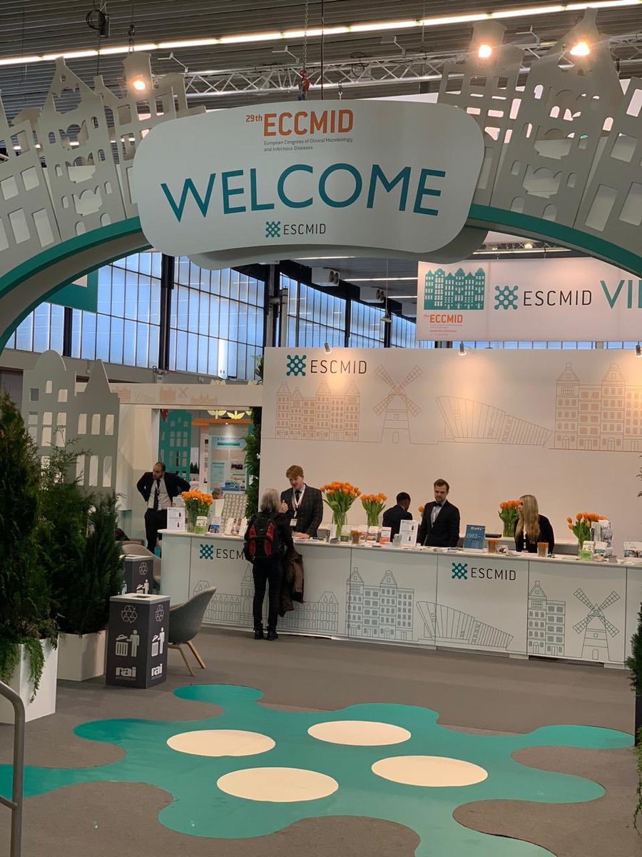 Reema11_'s tweet photo. Present our graduation poster at #ECCMID2019 it was a good experience with @AmalAbdulkarim_ @amjad_44 @Nawarh_0 @Nbegami @_iSABA and many thanks to Dr. @GhazwaTbader @daalissa for your support 💕💕 https://t.co/yERVDBJ9pf