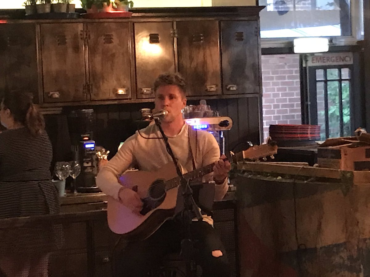 PeggGeorge's tweet photo. Tonight I went to @DeCubaNorwich with @peggster68, @b4023222, Suzanne, Nicole and Jasmine! Had a lovely meal and listened to @BillDownsMusic! He was so amazing! #revoluciondecuba #billdowns #cheeseburger #chips #guitar #singing #withorwithoutyou #hohey #norwich #staywithme https://t.co/lphsF3JYSP