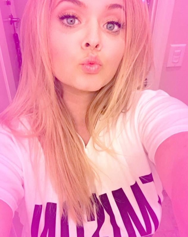 EmisonLife's tweet image. Vote for emison! #SaveEmison #Emison eonline.com/news/1034173/t…