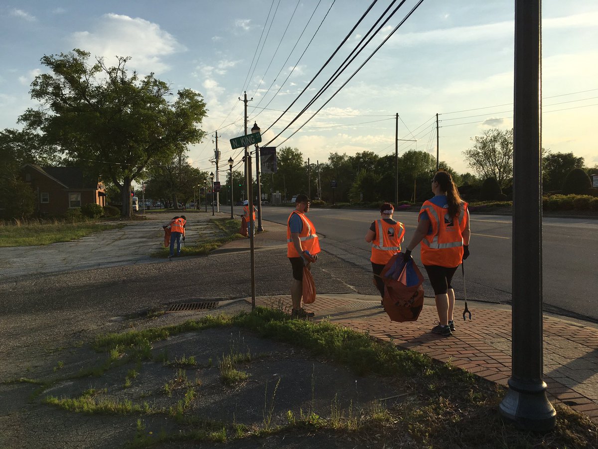 Huge shout out to some of the amazing members at <a href="/FuquayCoworking/">Fuquay Coworking</a>... <a href="/CommunityMGR/">James Wong</a>, Steve, Flora, Jess, <a href="/Solanimus/">DavidHK - Solanimus Founder</a>, and Marion. We had a lot of fun helping to clean up our part of #FuquayVarina, NC! :)

#AdoptAHighway #AAH #FuquayCoworking #Volunteer #aDashMore #NC #NCDOT #FV