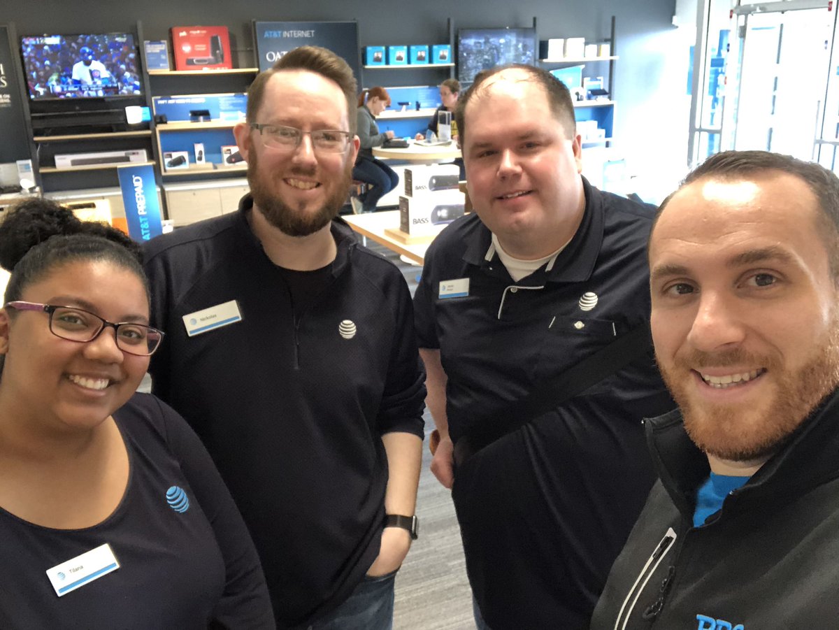 ProTechAndrew's tweet photo. Today in Peoria we discussed the power of ProTech, simple setup and how that impacts CSAT. #attprotech #simplesetup @PeoriaDice @joe_boxer44 @TomMonahan10 #connectedandprotected #mppmvp @CR_ProTech https://t.co/vRctSnLufQ