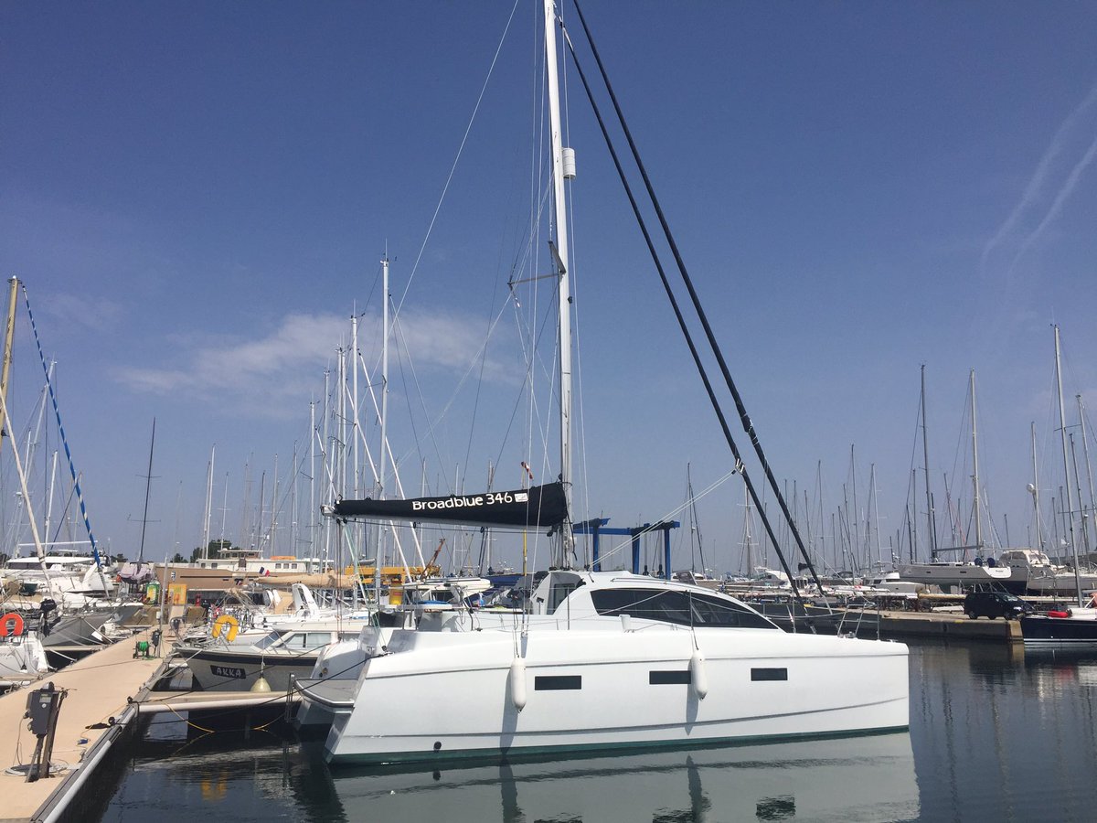 BroadblueC's tweet image. Broadblue 346, hull 14 being prepared for La Grande Motte #MultihullShow next week.