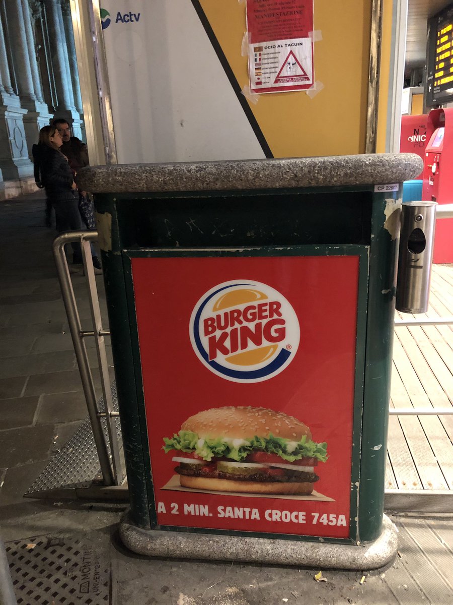 RadicevSlobodan's tweet photo. #Venice city where #fastfood advertisement you can see only at #trash cans 😄 https://t.co/9GscLQL7G4