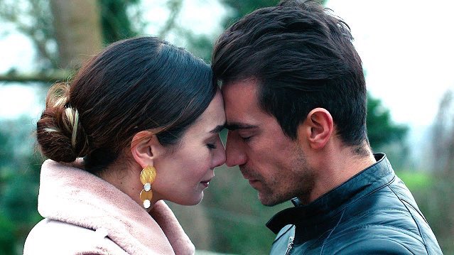 Azi__fa's tweet photo. Herşeyi 💔😭
#AsFer #SiyahBeyazAşk 
#BirceAkalay #İbrahimÇelikkol https://t.co/9eB8Nork08