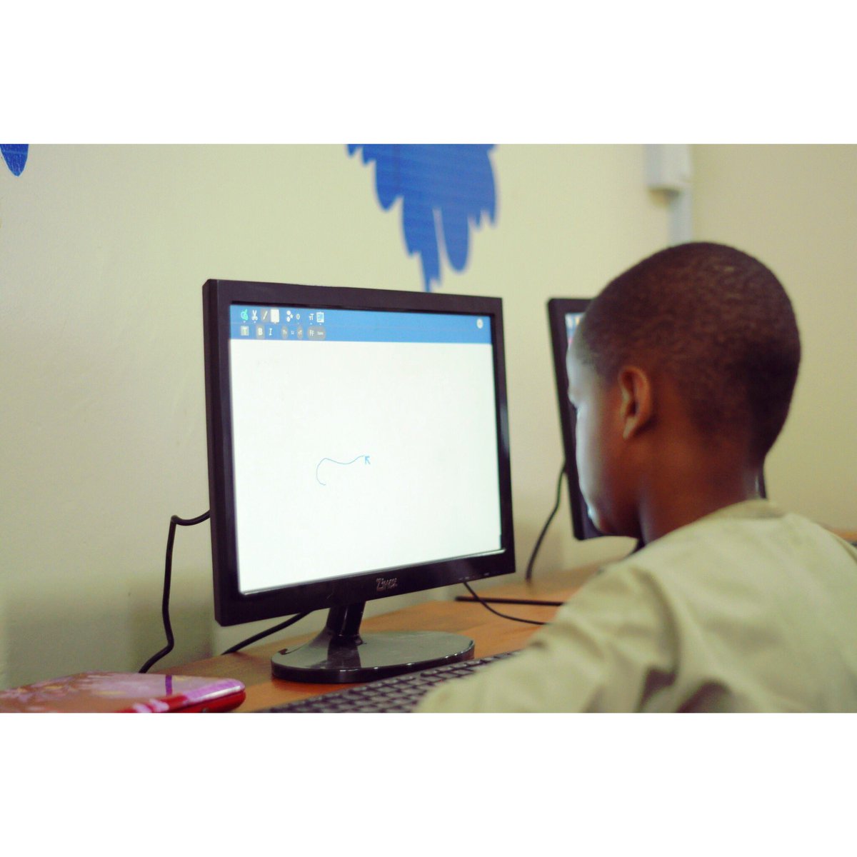 Enovatelab's tweet photo. Future Geeks Camp 1.0 was a huge success, kudos to our partner and host @bluesapphirehub and our partner schools for making this a memory to behold. #enovatelab #innovation #futuregeeks #futuregeekscamp #sugaros #mykano #nigeria #africa https://t.co/Sb7C1b227e